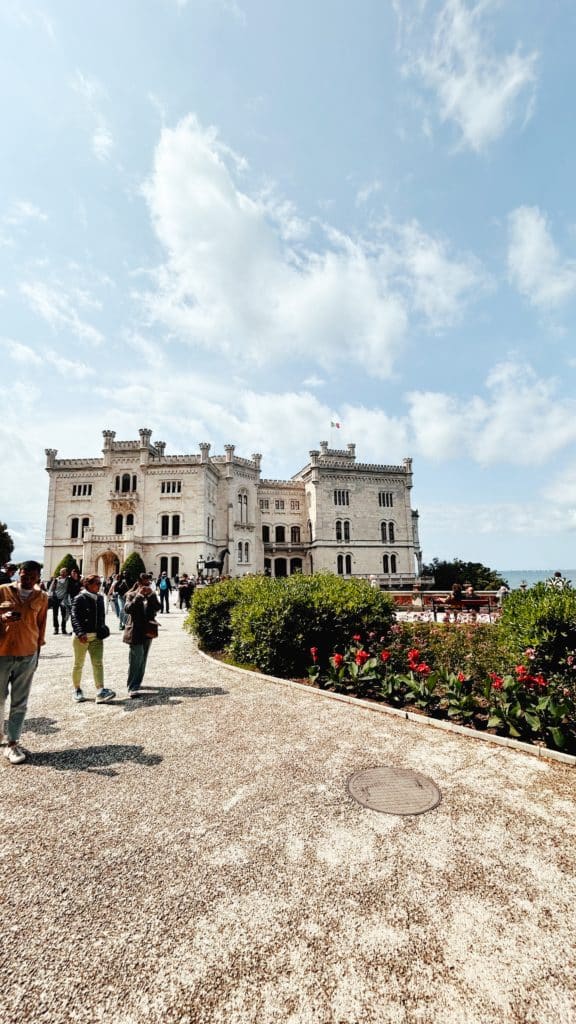Feuerwehr Zettling beim Kameradschaftsausflug 2025 in Triest – gemeinsames Wochenende mit kulturellen Eindrücken, Ausflügen und kameradschaftlichem Miteinander