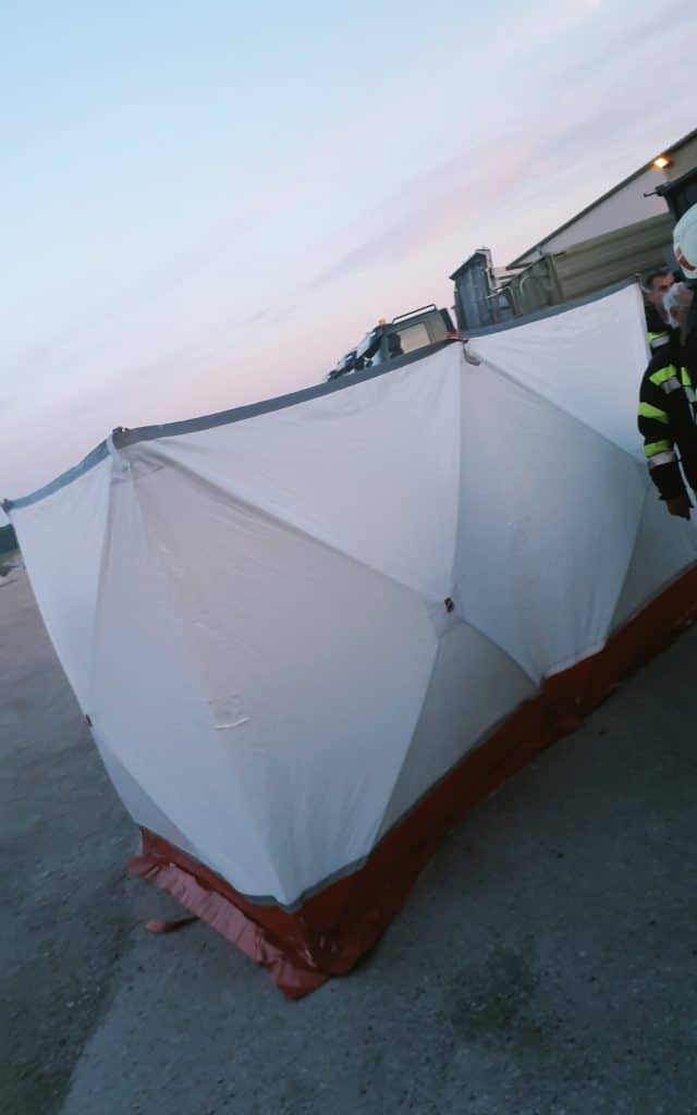 Einsatzkräfte der Feuerwehr Zettling bei der Monatsübung Mai 2025 auf dem Gelände der Firma Ofner in Wundschuh, mit Schwerpunkt LKW-Unfall und technischer Menschenrettung