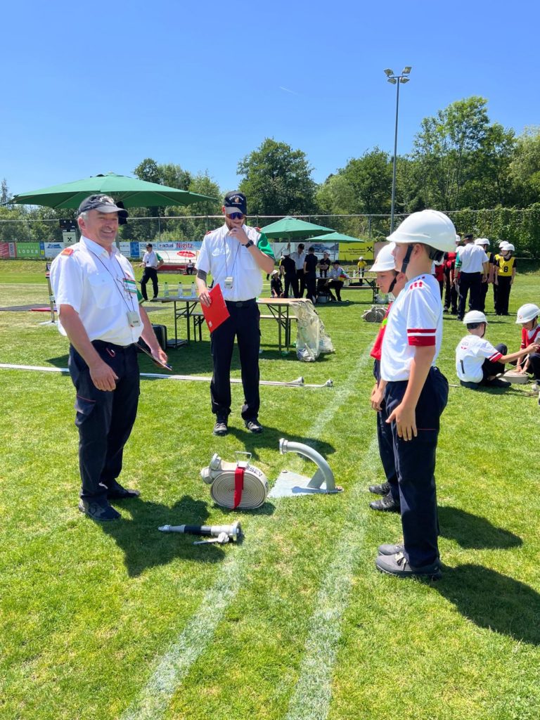 Feuerwehrjugend Zettling beim Bereichsfeuerwehrjugend-Bewerbsspiel 2025 in Kumberg – erfolgreich mit vier Gruppen in den Kategorien Bronze und Silber vertreten
