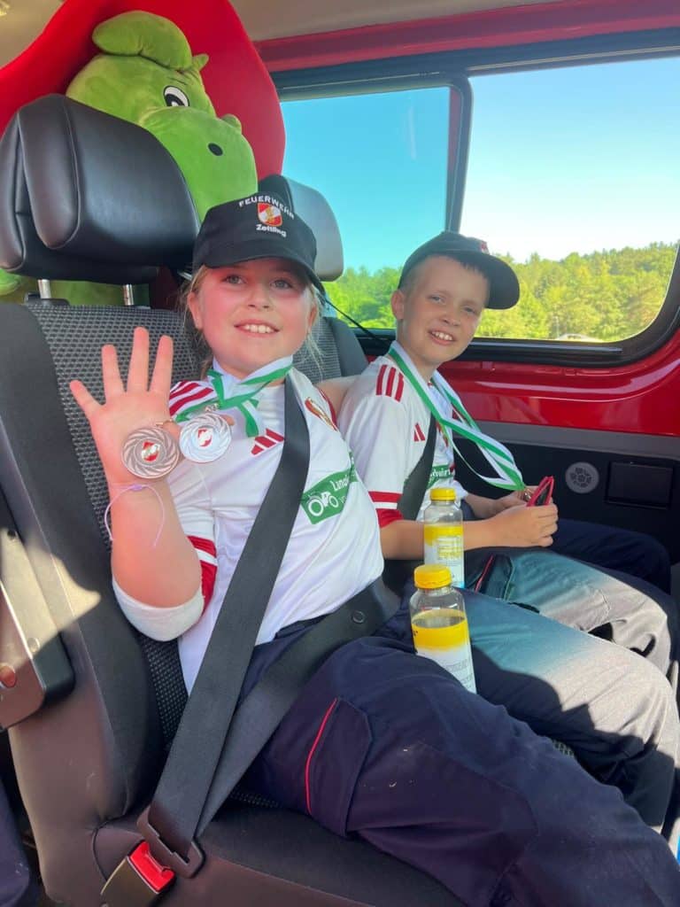 Feuerwehrjugend Zettling beim Bereichsfeuerwehrjugend-Bewerbsspiel 2025 in Kumberg – erfolgreich mit vier Gruppen in den Kategorien Bronze und Silber vertreten