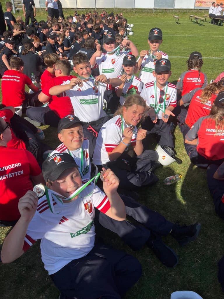 Feuerwehrjugend Zettling beim Bereichsfeuerwehrjugend-Bewerbsspiel 2025 in Kumberg – erfolgreich mit vier Gruppen in den Kategorien Bronze und Silber vertreten