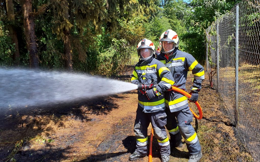 Feuerwehr Zettling beim Einsatz am 29.06.2025 – Brandeinsätze im Schachenwald, umfassender Löschangriff und Kontrolle mit Wärmebildkamera