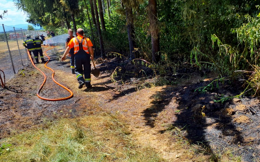 Feuerwehr Zettling beim Einsatz am 29.06.2025 – Brandeinsätze im Schachenwald, umfassender Löschangriff und Kontrolle mit Wärmebildkamera