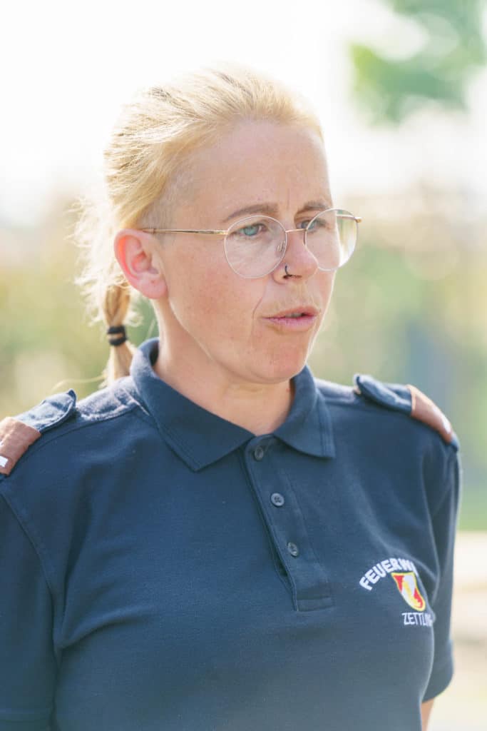 Abschlussfeier der Bienenwiese der Feuerwehrjugend Zettling am 11. Juni 2025 – mit Unterstützern, Sponsoren, Bürgermeister Dr. Matthias Pokorn, Vizebürgermeisterin Ingrid Baumhackl und gemütlichem Ausklang an der Feuerschale