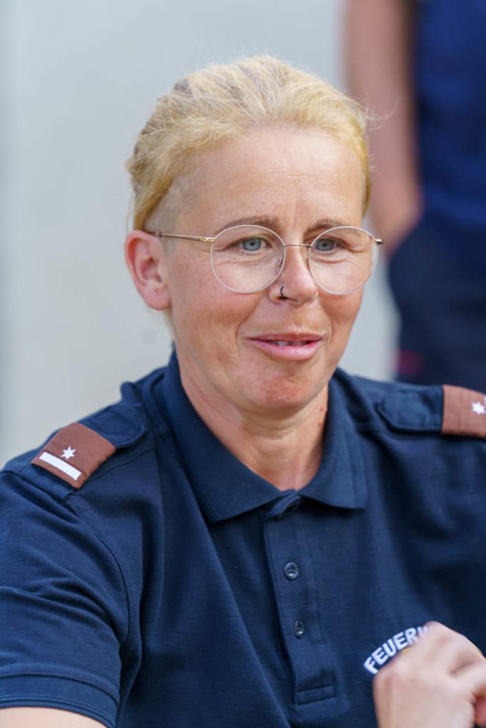 Abschlussfeier der Bienenwiese der Feuerwehrjugend Zettling am 11. Juni 2025 – mit Unterstützern, Sponsoren, Bürgermeister Dr. Matthias Pokorn, Vizebürgermeisterin Ingrid Baumhackl und gemütlichem Ausklang an der Feuerschale