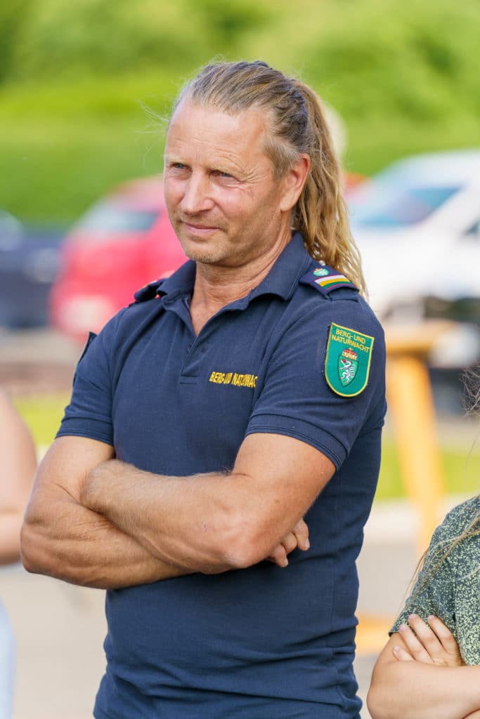 Abschlussfeier der Bienenwiese der Feuerwehrjugend Zettling am 11. Juni 2025 – mit Unterstützern, Sponsoren, Bürgermeister Dr. Matthias Pokorn, Vizebürgermeisterin Ingrid Baumhackl und gemütlichem Ausklang an der Feuerschale