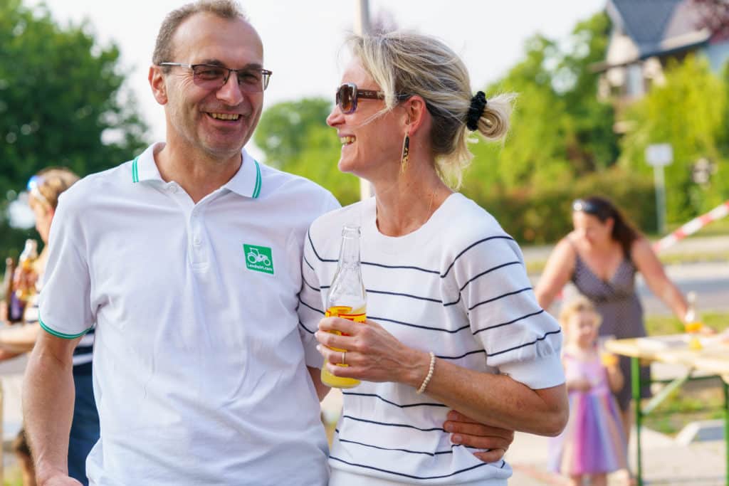 Abschlussfeier der Bienenwiese der Feuerwehrjugend Zettling am 11. Juni 2025 – mit Unterstützern, Sponsoren, Bürgermeister Dr. Matthias Pokorn, Vizebürgermeisterin Ingrid Baumhackl und gemütlichem Ausklang an der Feuerschale