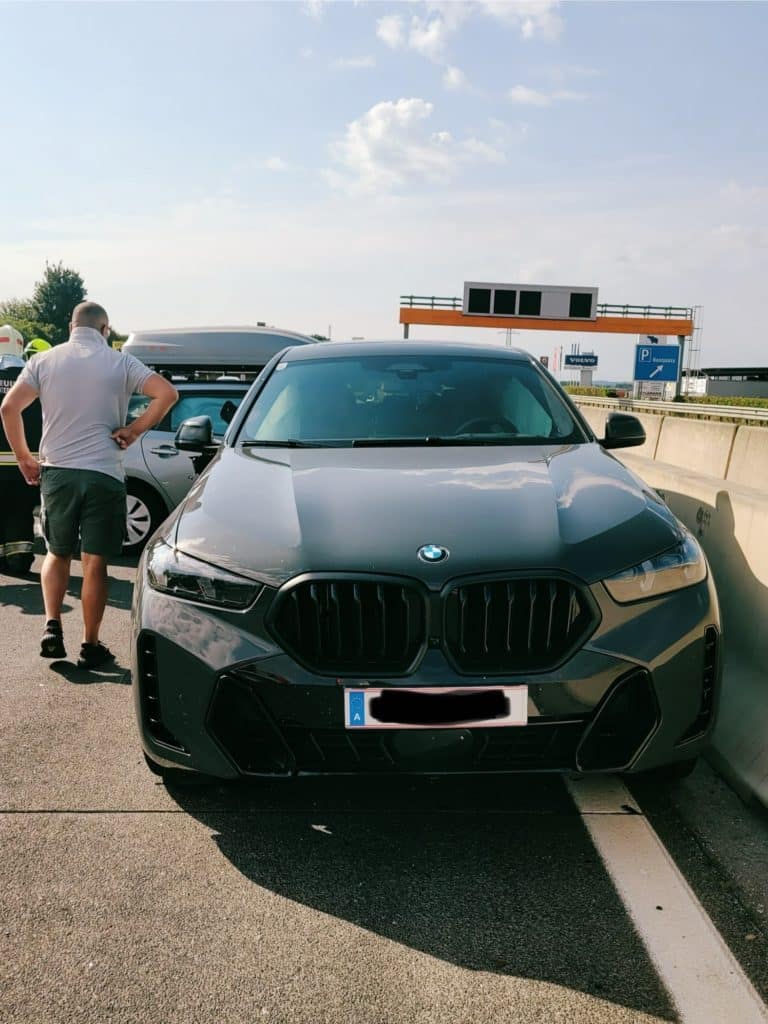 Einsatzkräfte der Feuerwehren Zettling und Unterpremstätten beim gemeinsamen Einsatz auf der A9 – Verkehrsunfall mit verletzten Personen, technische Hilfeleistung und Verkehrssicherung