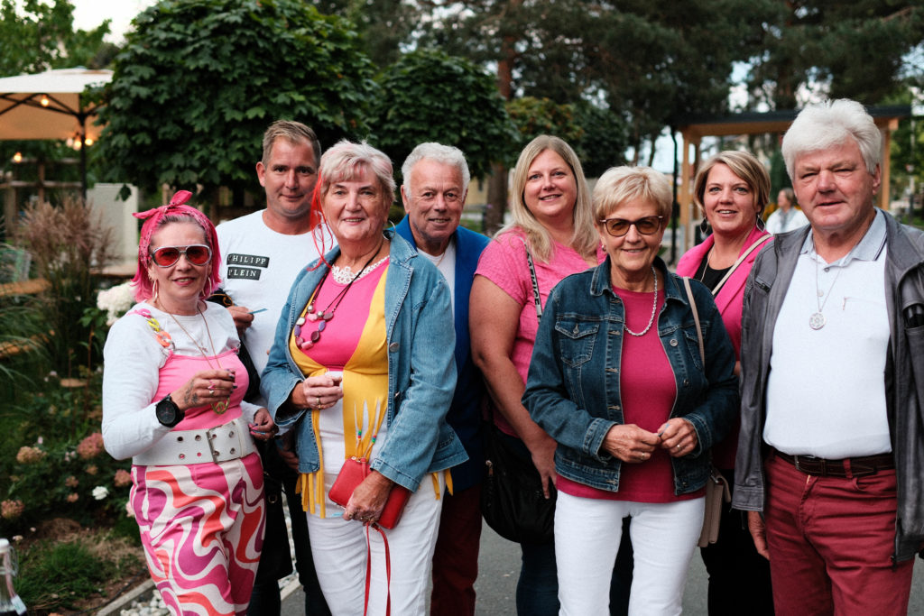 Feuerwehr Zettling bei der 90er-Party 2025 – Gäste, Musik von Robert Eberhardt, Bar, Tombola und ausgelassene Stimmung beim Festgelände in Premstätten