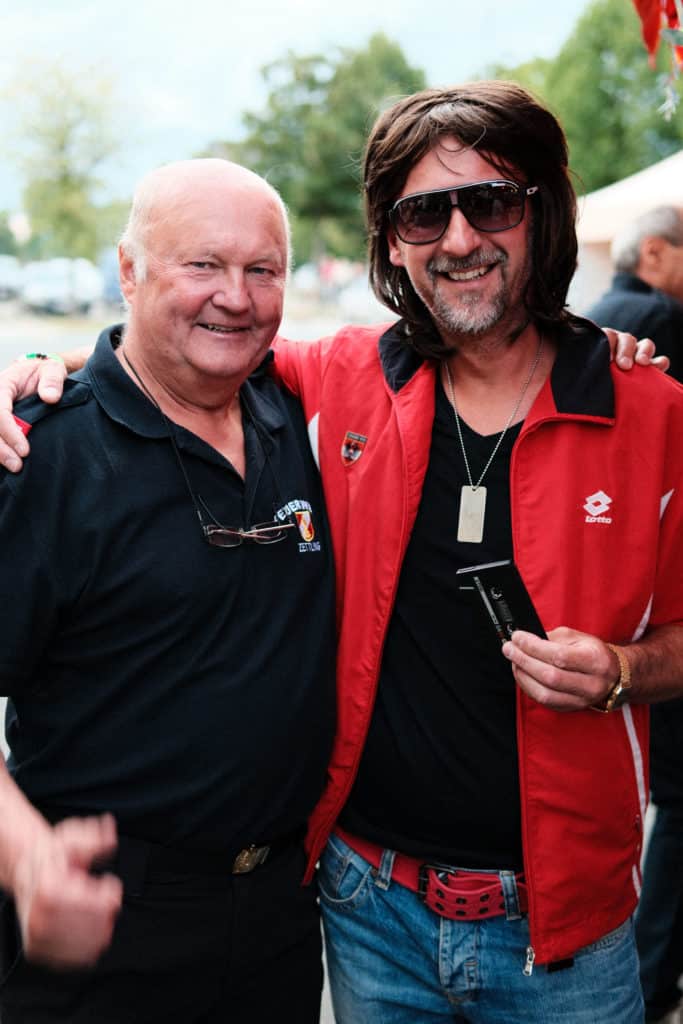 Feuerwehr Zettling bei der 90er-Party 2025 – Gäste, Musik von Robert Eberhardt, Bar, Tombola und ausgelassene Stimmung beim Festgelände in Premstätten