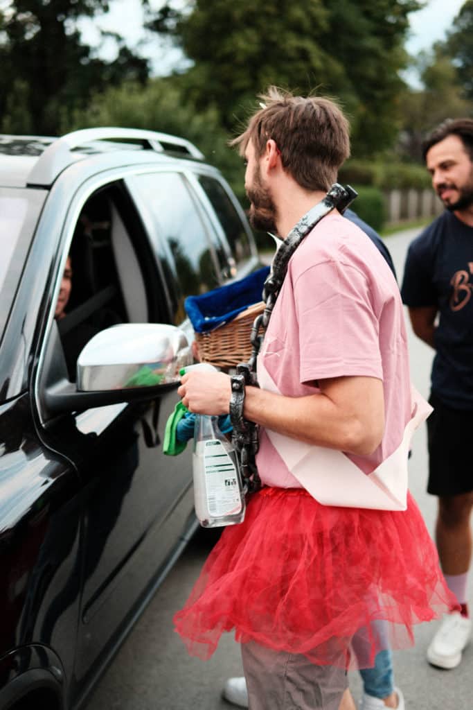 Feuerwehr Zettling bei der 90er-Party 2025 – Gäste, Musik von Robert Eberhardt, Bar, Tombola und ausgelassene Stimmung beim Festgelände in Premstätten