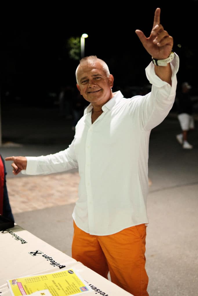 Feuerwehr Zettling bei der 90er-Party 2025 – Gäste, Musik von Robert Eberhardt, Bar, Tombola und ausgelassene Stimmung beim Festgelände in Premstätten