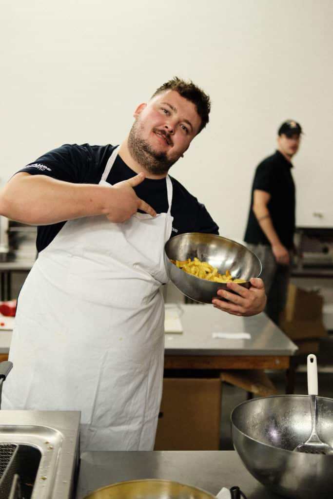 Feuerwehr Zettling bei der 90er-Party 2025 – Gäste, Musik von Robert Eberhardt, Bar, Tombola und ausgelassene Stimmung beim Festgelände in Premstätten