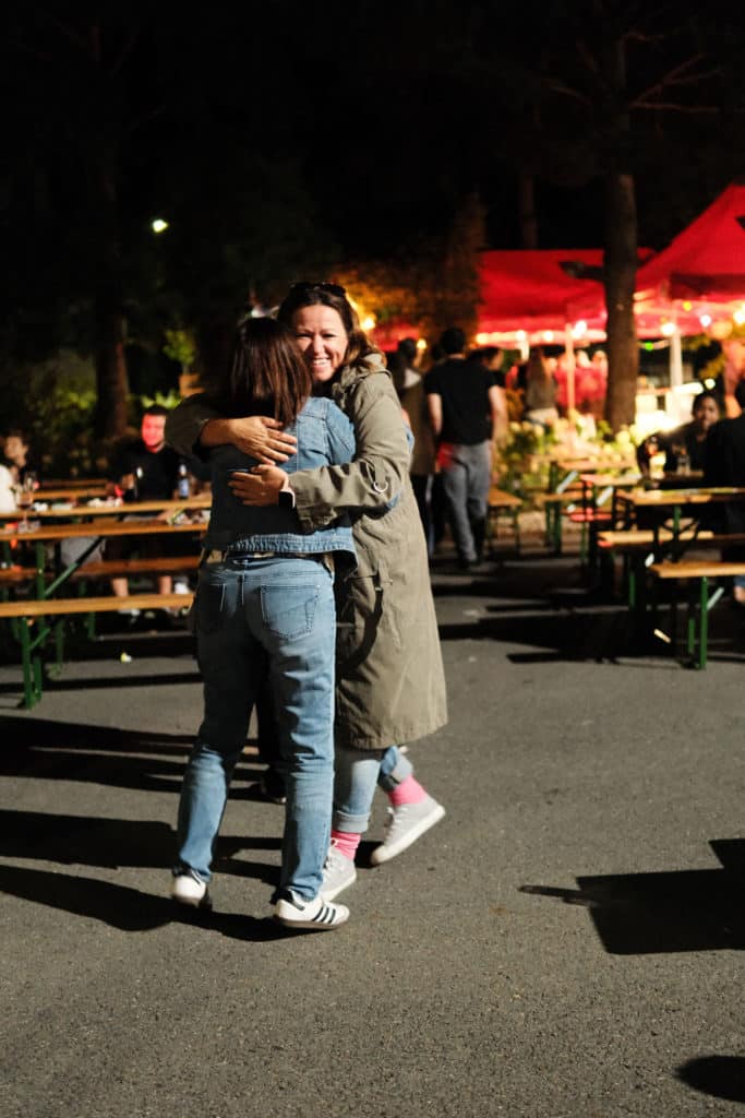 Feuerwehr Zettling bei der 90er-Party 2025 – Gäste, Musik von Robert Eberhardt, Bar, Tombola und ausgelassene Stimmung beim Festgelände in Premstätten