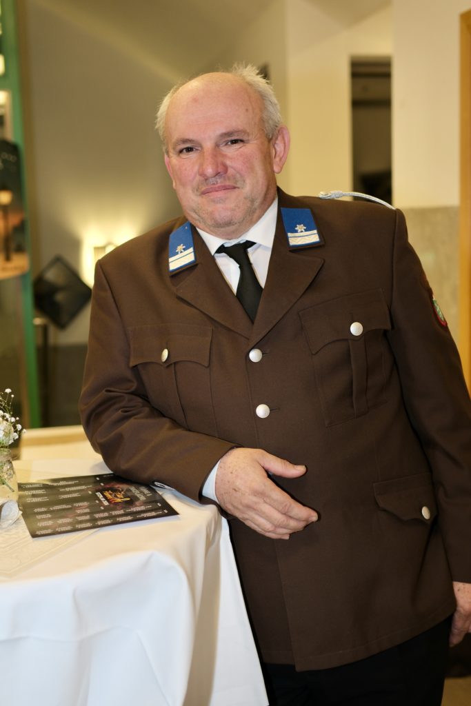 Feuer & Flamme – Eindrücke vom Ball der Freiwilligen Feuerwehr Zettling im Festsaal mit Musik, Tanz und ausgelassener Stimmung