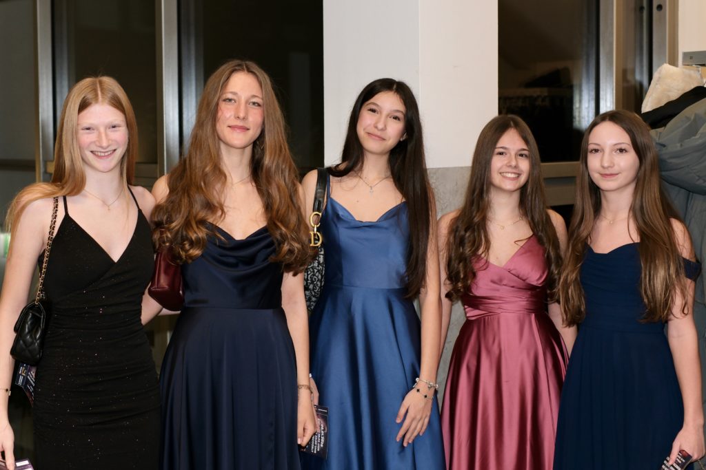 Feuer & Flamme – Eindrücke vom Ball der Freiwilligen Feuerwehr Zettling im Festsaal mit Musik, Tanz und ausgelassener Stimmung