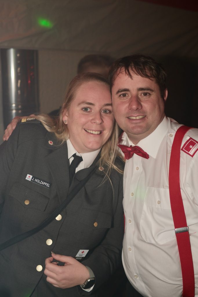 Feuer & Flamme – Eindrücke vom Ball der Freiwilligen Feuerwehr Zettling im Festsaal mit Musik, Tanz und ausgelassener Stimmung