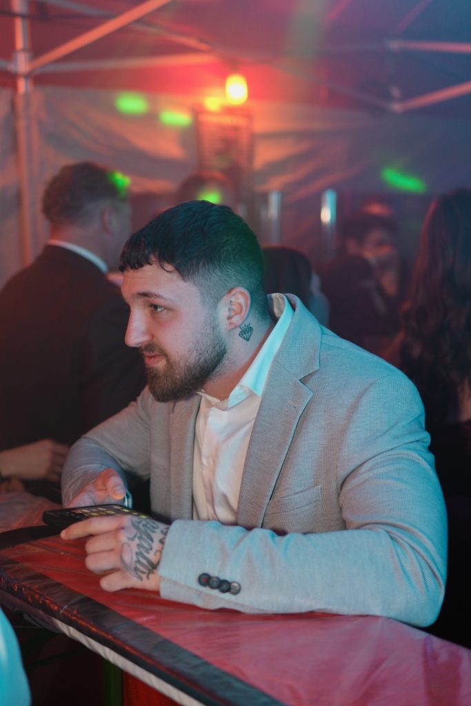 Feuer & Flamme – Eindrücke vom Ball der Freiwilligen Feuerwehr Zettling im Festsaal mit Musik, Tanz und ausgelassener Stimmung