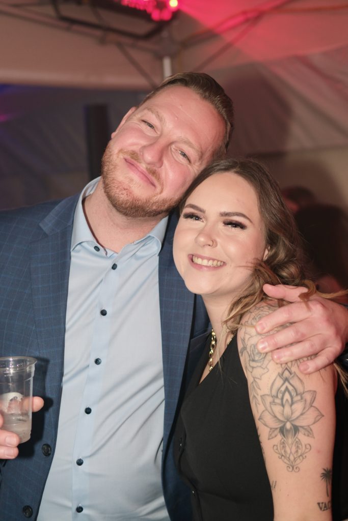 Feuer & Flamme – Eindrücke vom Ball der Freiwilligen Feuerwehr Zettling im Festsaal mit Musik, Tanz und ausgelassener Stimmung