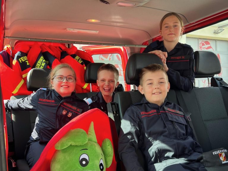 Feuerwehrjugend Zettling beim erfolgreichen Wissenstest