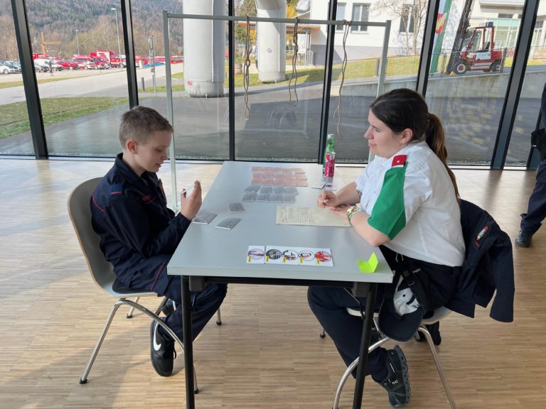 Feuerwehrjugend Zettling beim erfolgreichen Wissenstest