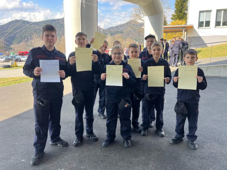 Feuerwehrjugend Zettling beim erfolgreichen Wissenstest