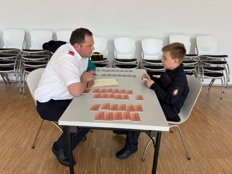 Feuerwehrjugend Zettling beim erfolgreichen Wissenstest