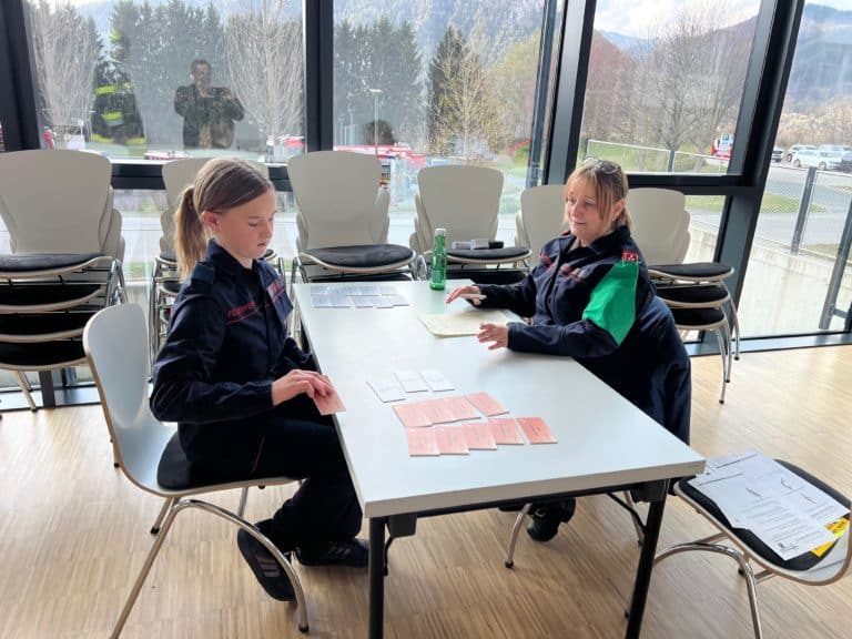 Feuerwehrjugend Zettling beim erfolgreichen Wissenstest
