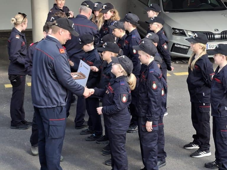 Feuerwehrjugend Zettling beim erfolgreichen Wissenstest