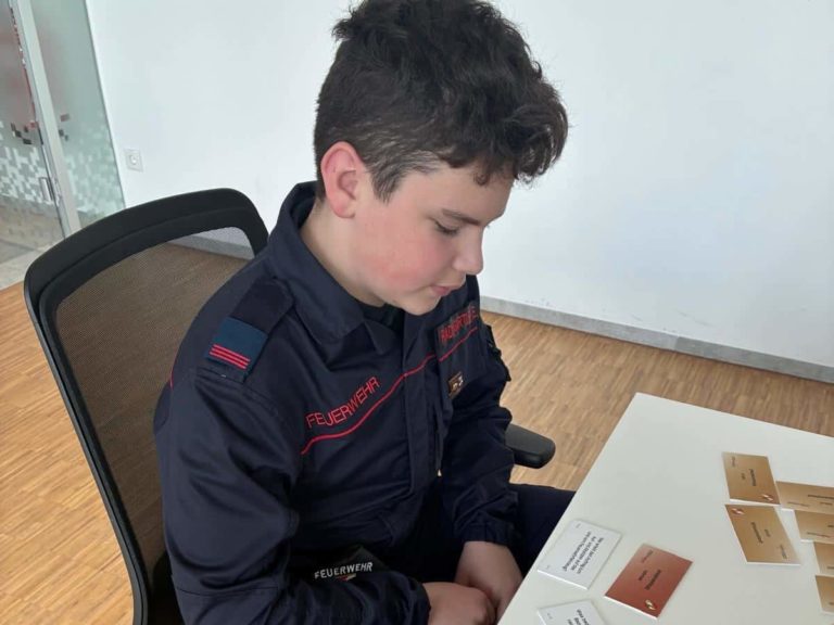 Feuerwehrjugend Zettling beim erfolgreichen Wissenstest