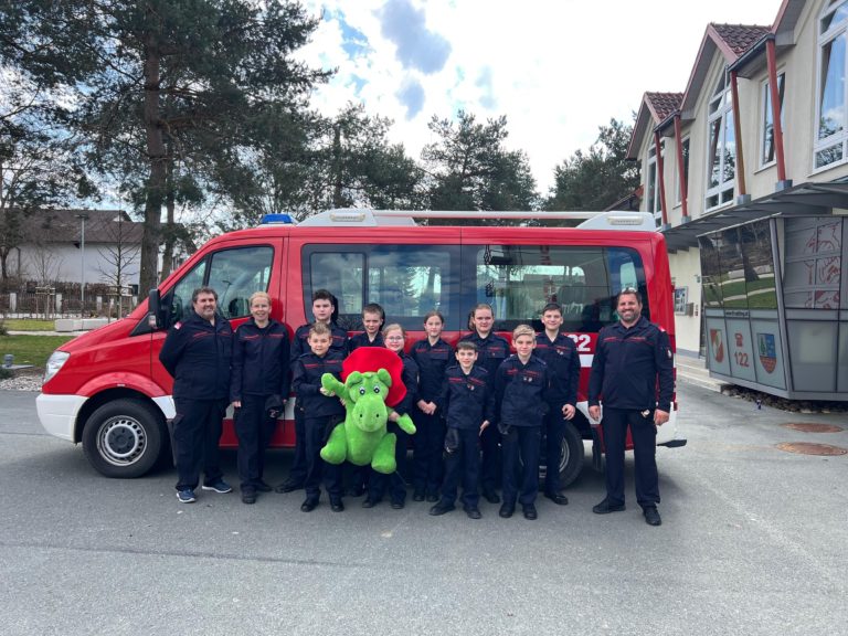 Feuerwehrjugend Zettling beim erfolgreichen Wissenstest