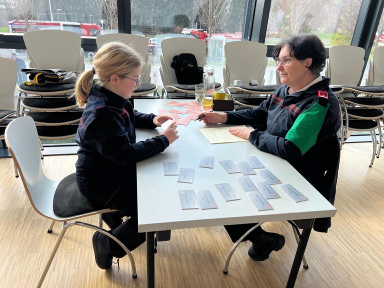 Feuerwehrjugend Zettling beim erfolgreichen Wissenstest