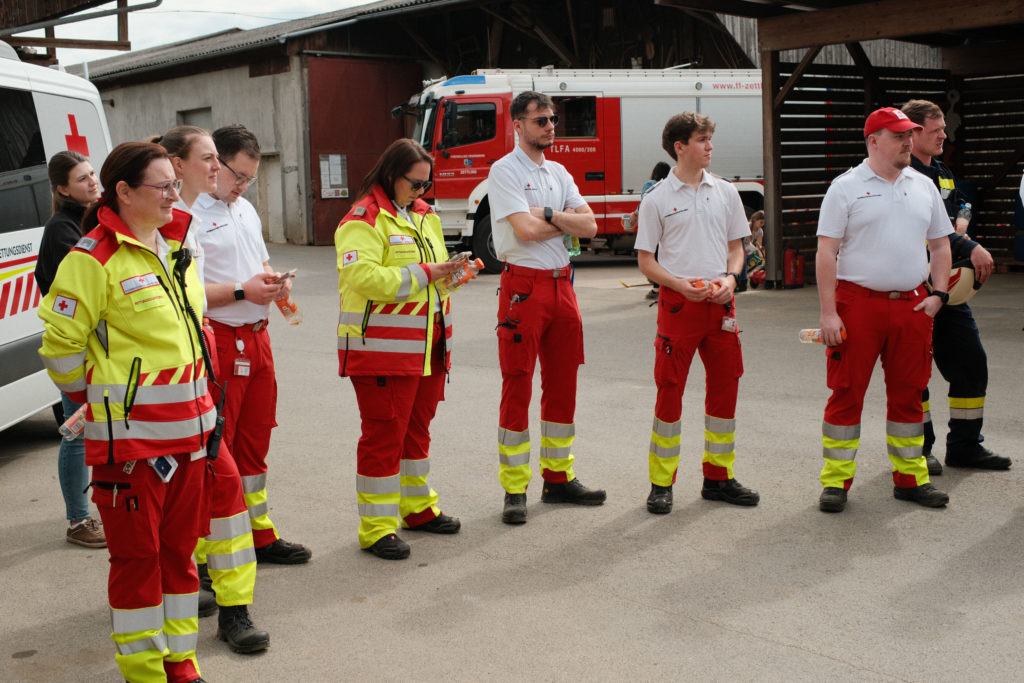 Feuerwehr Zettling bei der Osterübung 2026 mit Rotem Kreuz Lieboch