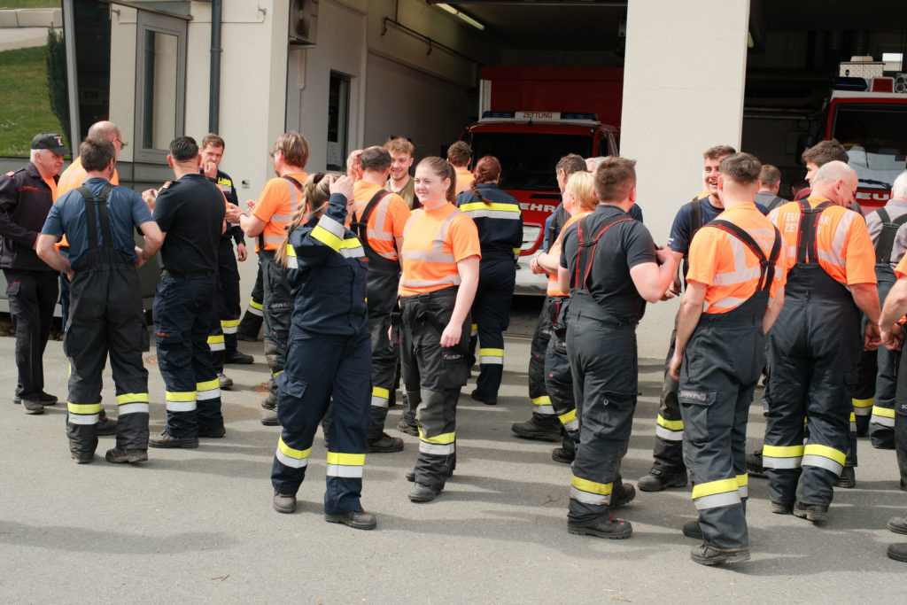 Feuerwehr Zettling bei der Osterübung 2026 mit Rotem Kreuz Lieboch